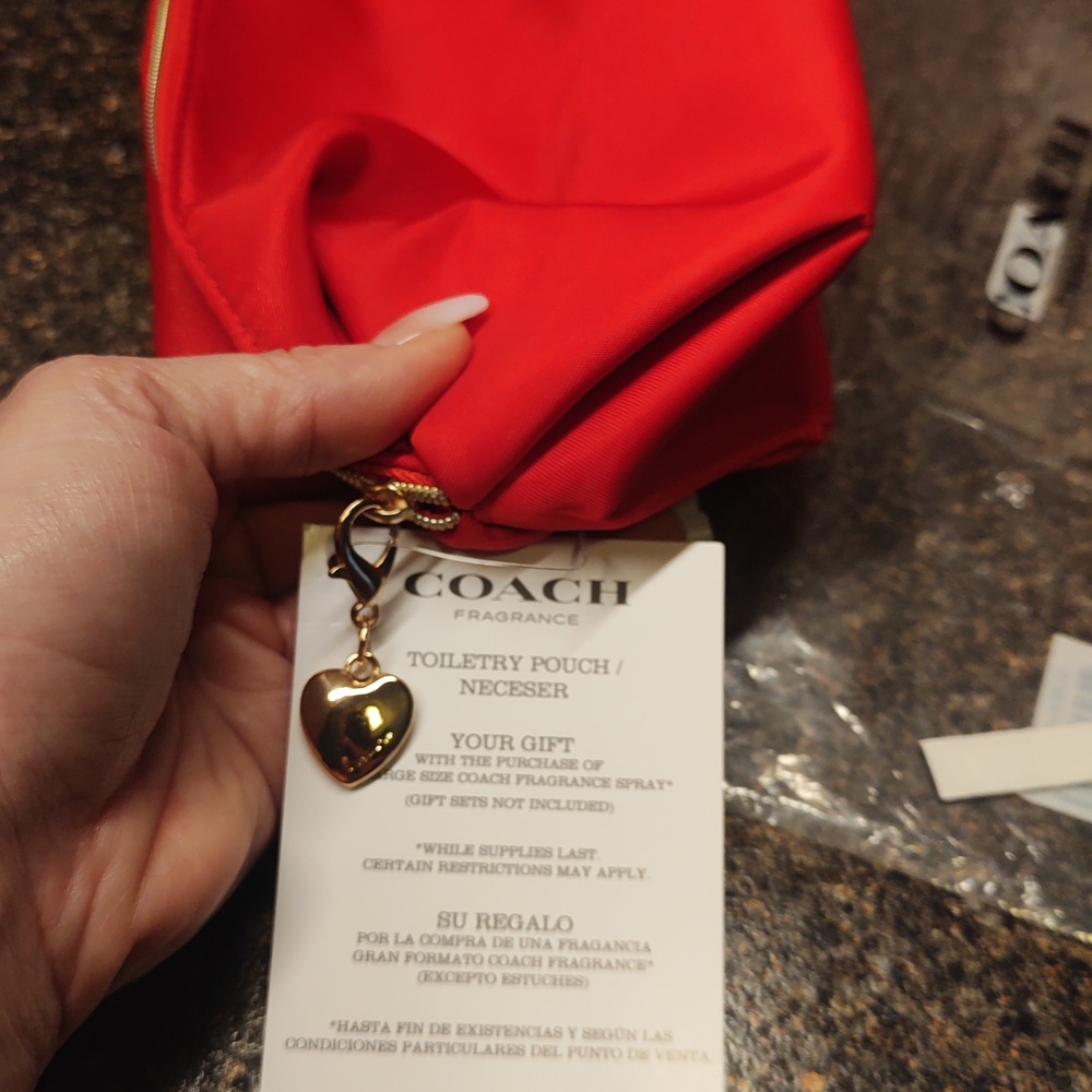 NEW! COACH Heart Love Toiletries Cosmetics Bag With Gold Heart Charm - Picture 2 of 12